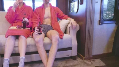 蜂腰蜜臀窗户前无套爆插